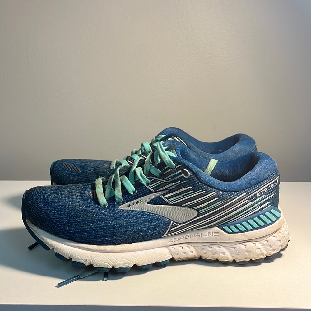 brooks adrenaline running shoes